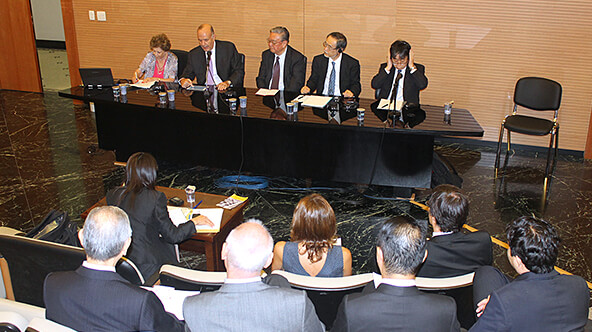 The Mitsubishi Foundation sponsored a symposium on international law at USP - 2014
