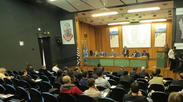 A Fundação Mitsubishi patrocinou um seminário sobre legislações  trabalhistas na USP - 2014